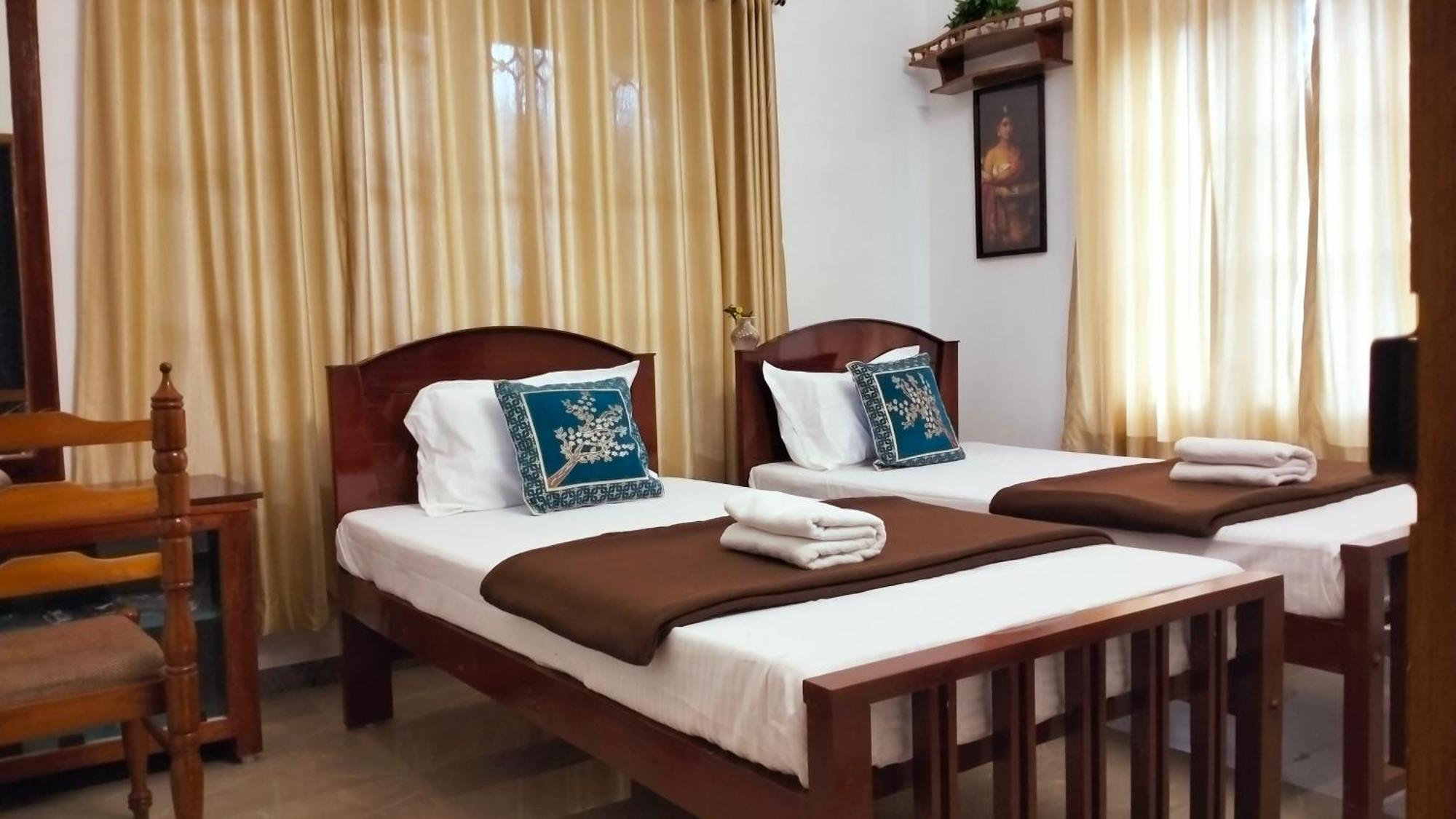 Guestland Homestay Kochi Exterior photo